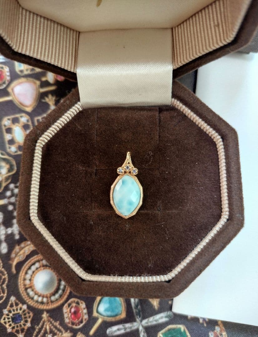 美品☆販売証明書付き agete ラリマー チャーム