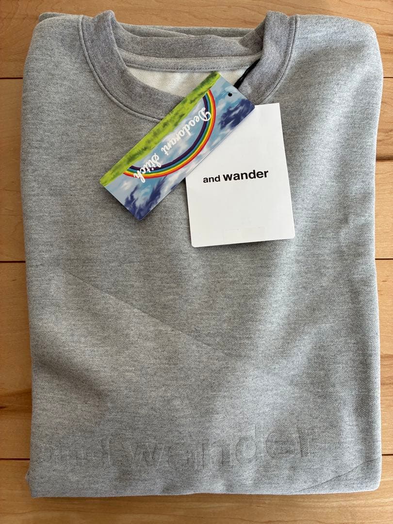 and wander グレー 長袖Tシャツ