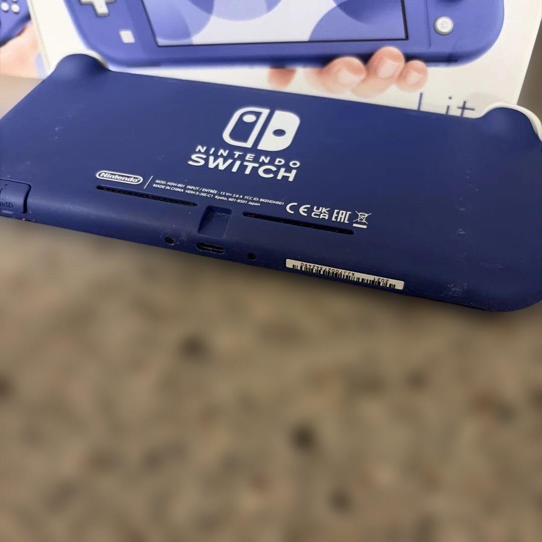 Nintendo Switch Lite 青　同色カバーケース付き