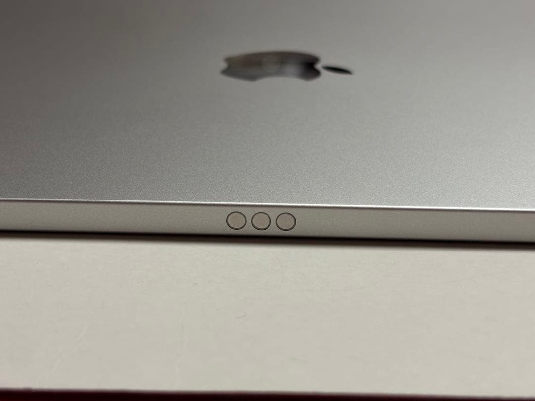 Apple iPad A16 本体 ケース付き