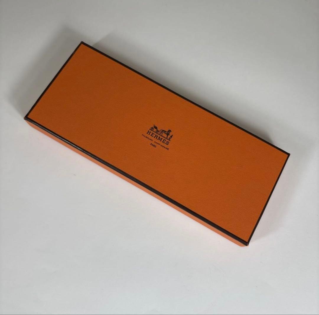 【定価約20万円】【新品未使用】HERMES手袋レザー 羊革 シルバー箱付き