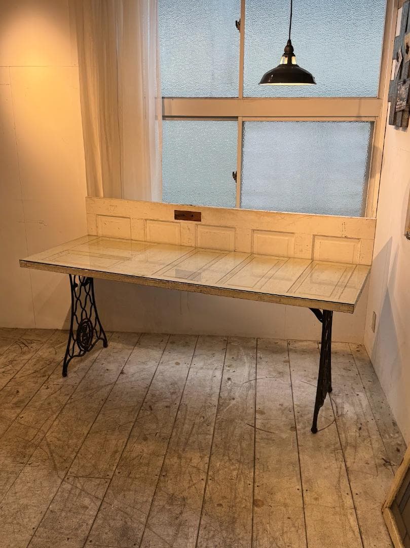 アンティークドアデスク シンガーミシン脚 ガラス天板 店舗作業台 机 テーブル
