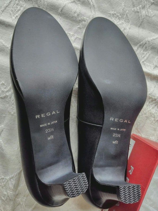【美品】 REGAL 本革レディース パンプス　黒　23.5cm