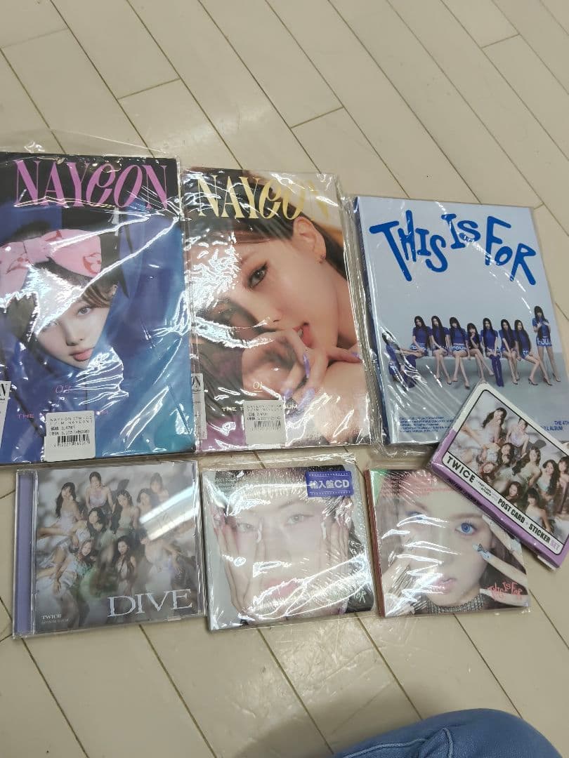 TWICE グッズ まとめ売り ペンライト CD アルバム トレカ 大量