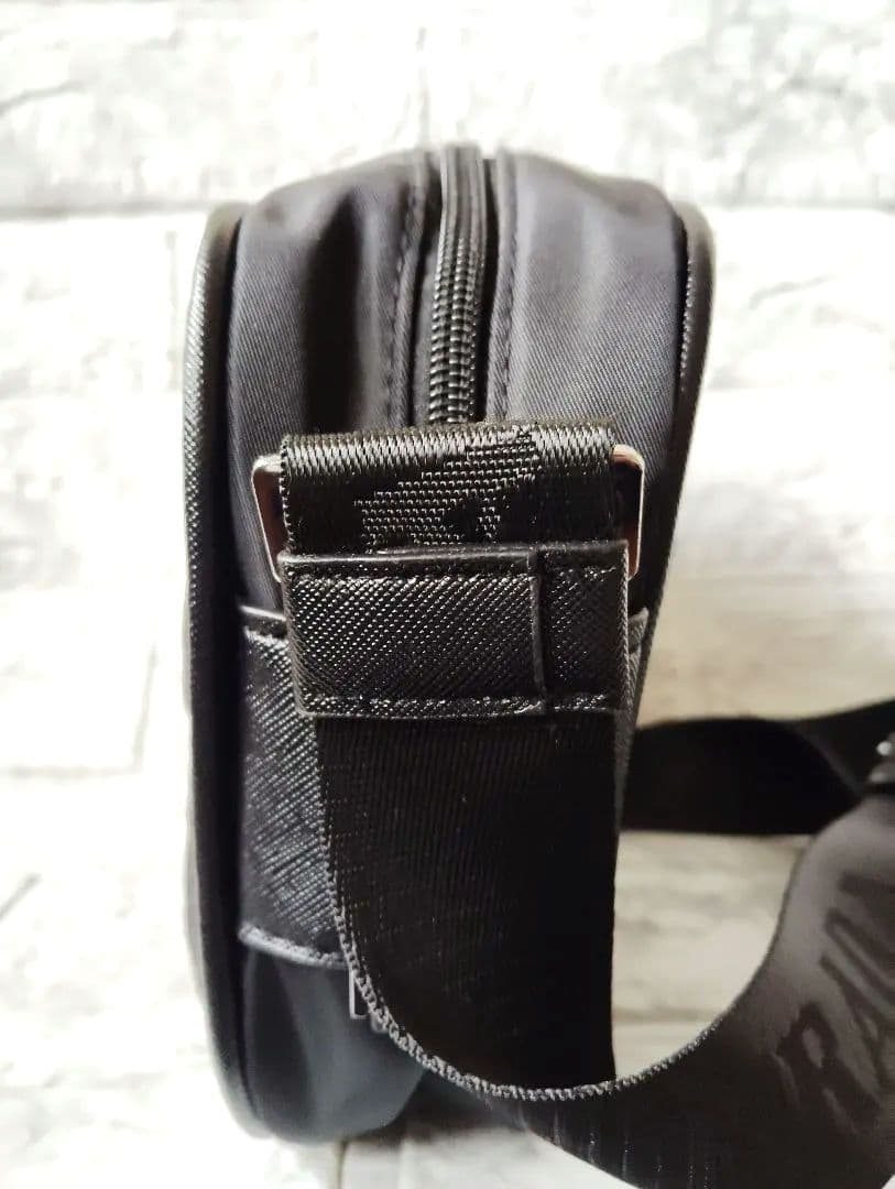 しげちぃー　新品PRADAプラダノベルティショルダーバッグナイロンブラック