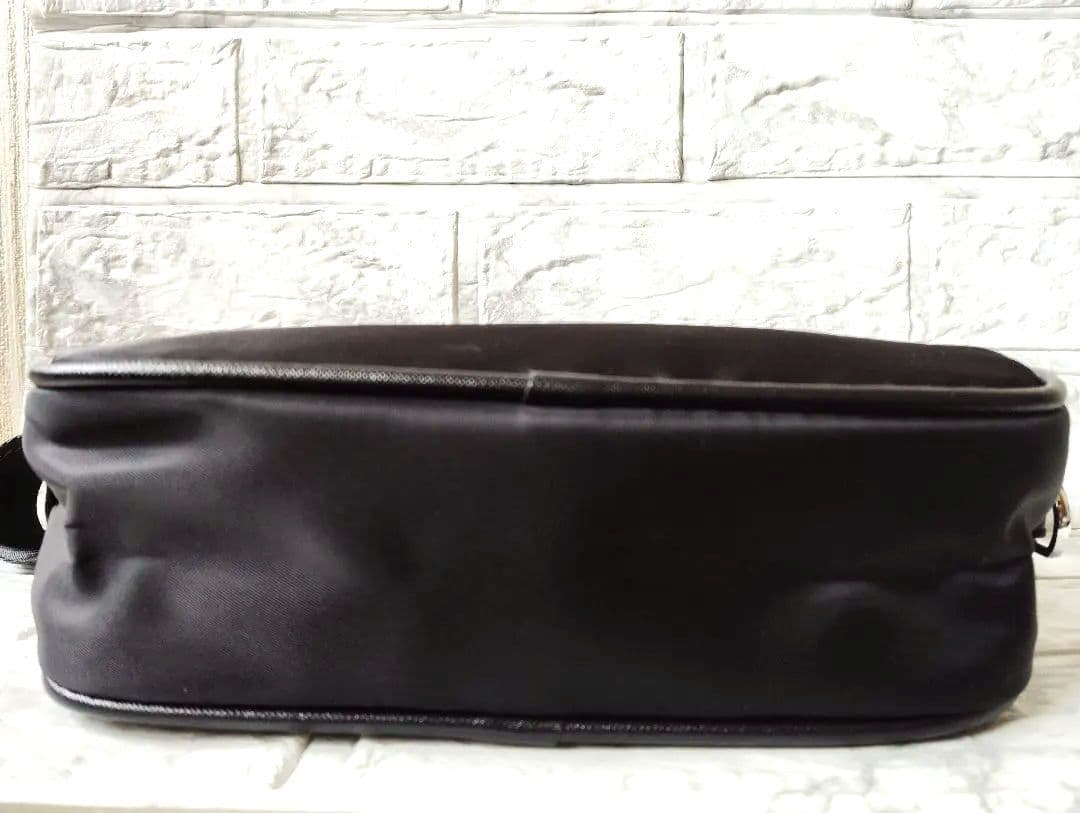 しげちぃー　新品PRADAプラダノベルティショルダーバッグナイロンブラック