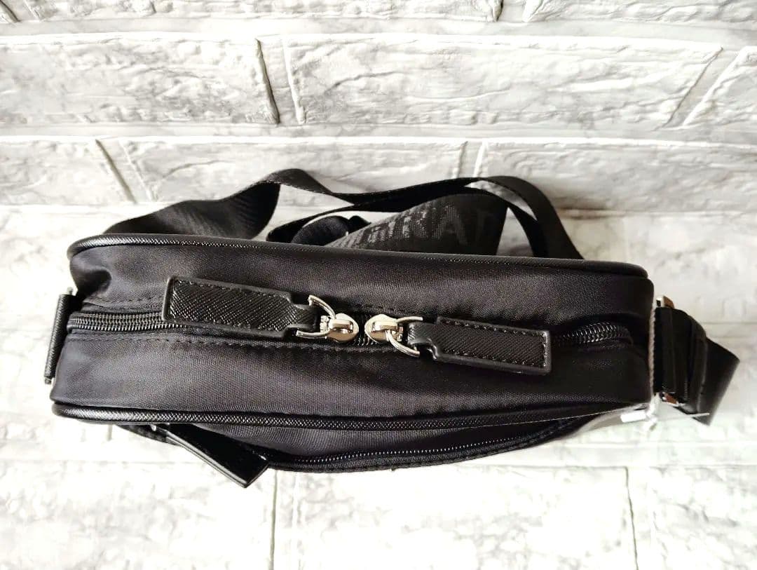 しげちぃー　新品PRADAプラダノベルティショルダーバッグナイロンブラック