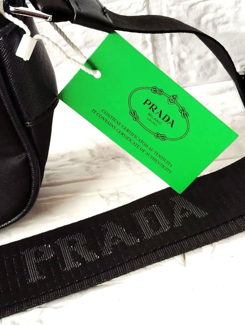 しげちぃー　新品PRADAプラダノベルティショルダーバッグナイロンブラック