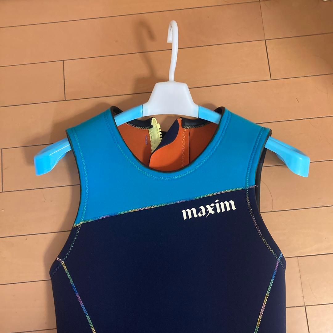 maxim ロングジョン ウェットスーツ ネイビーとタッパー