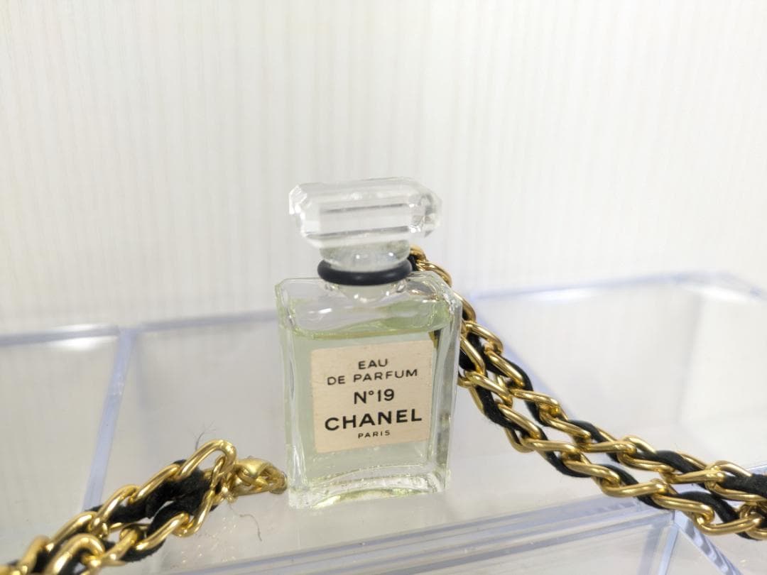 シャネル　N19　オーデパルファム　ネックレス　4ml