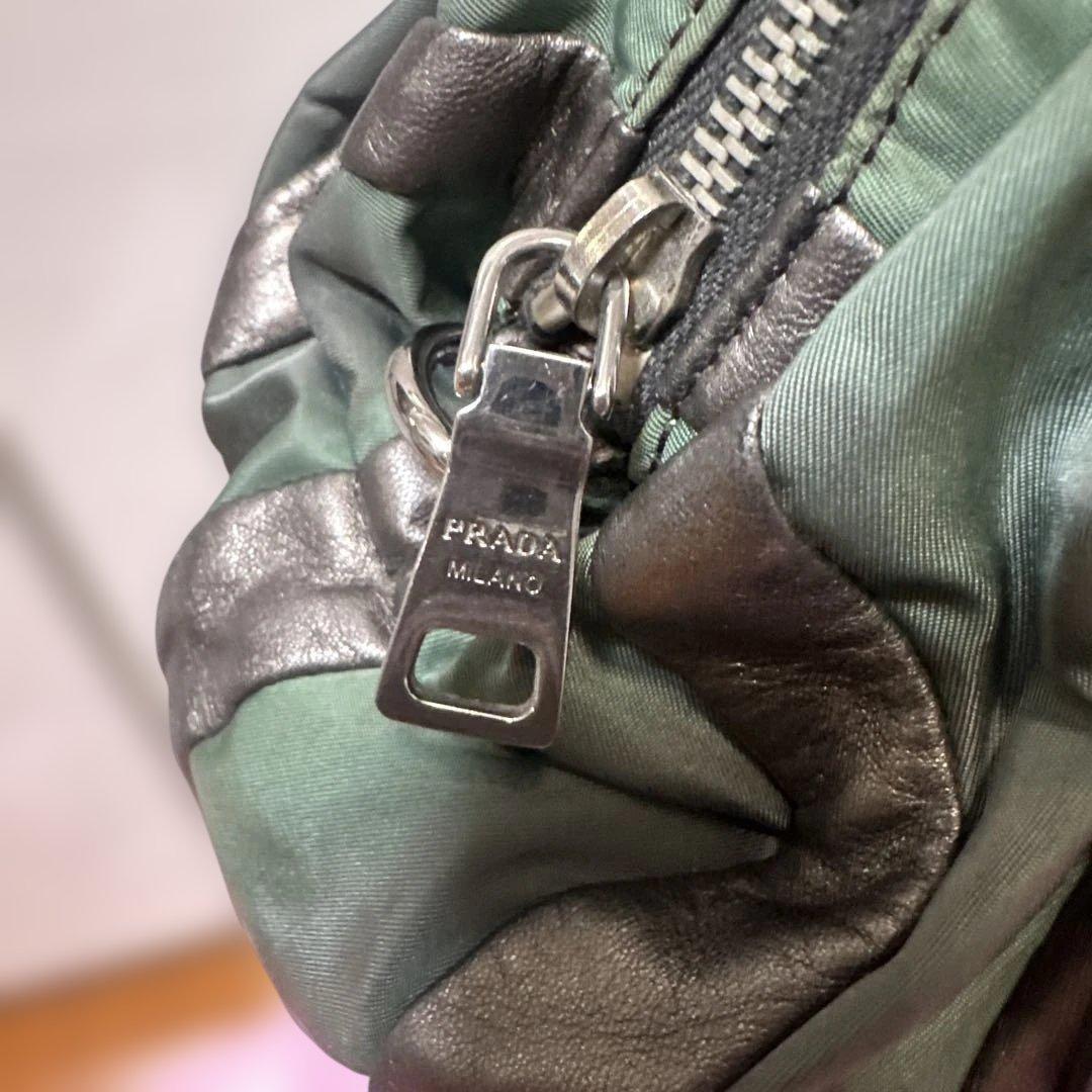 プラダナイロントートバッグハンドバッグ緑色カーキダグ