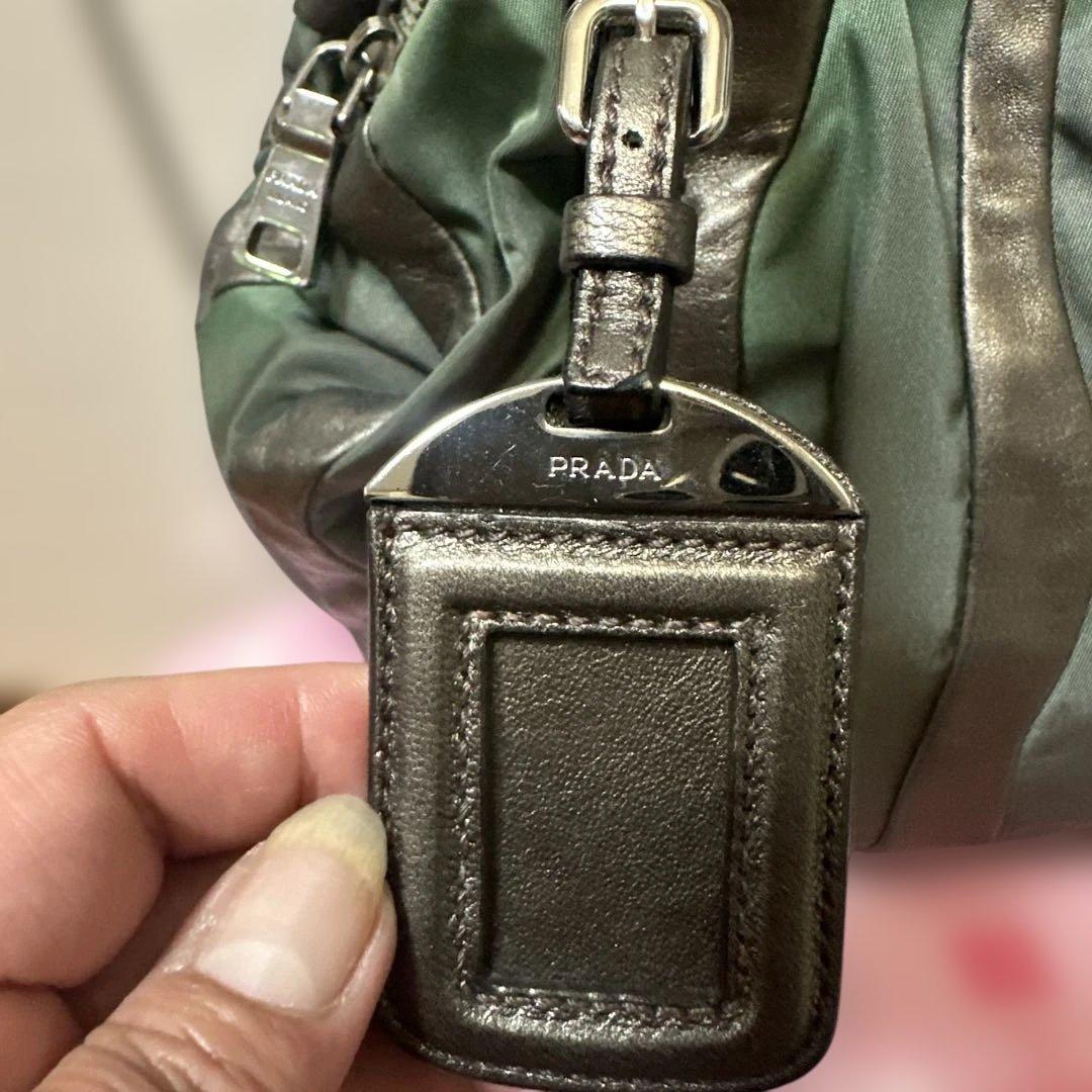 プラダナイロントートバッグハンドバッグ緑色カーキダグ