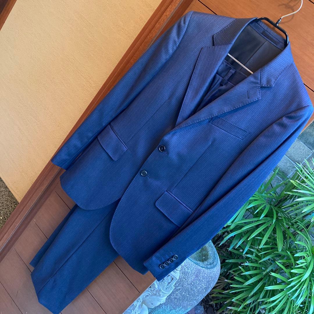 綾鷹ティー 美品！EPOCA UOMO ダークブルーのストライプスーツ