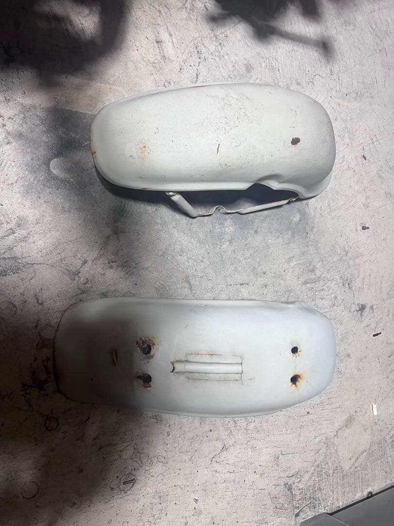 ホワイト カウル・フェンダー 錆あり