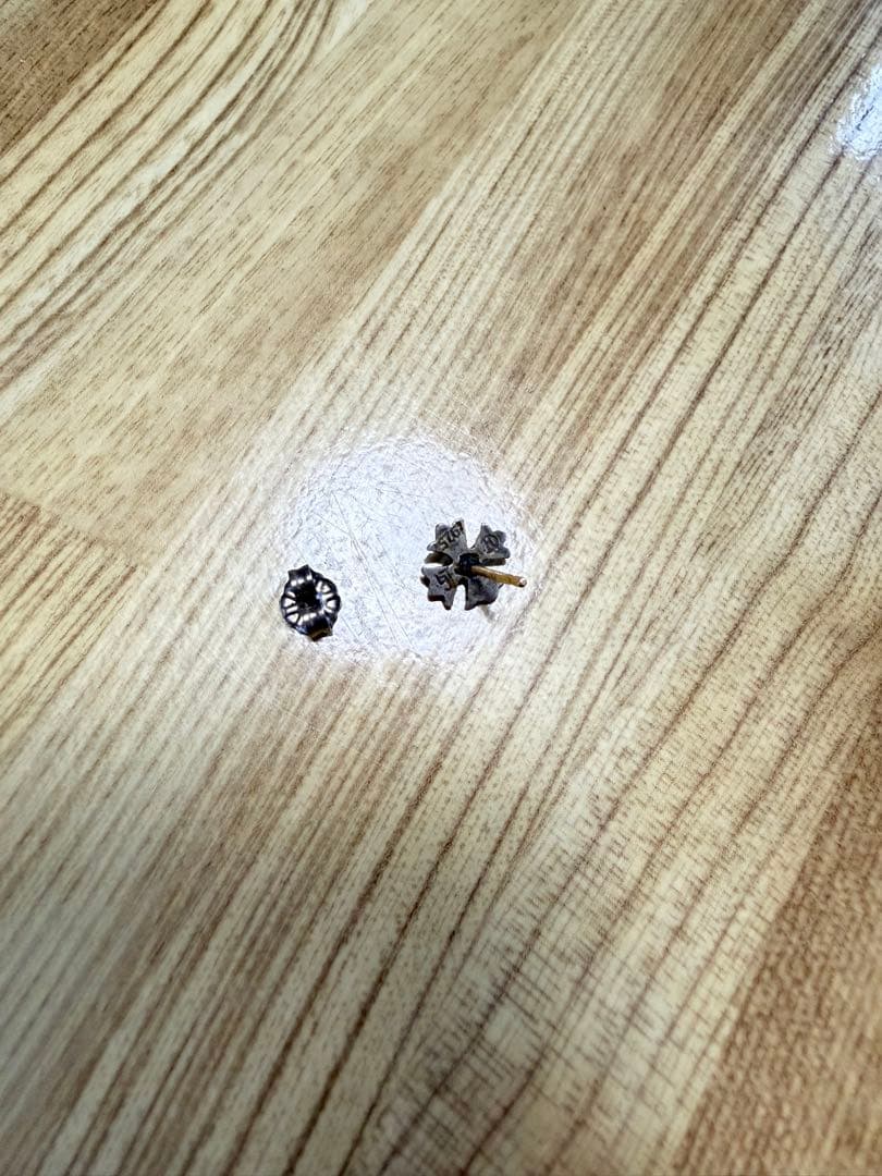 Chrome Hearts クロスモチーフピアス　925