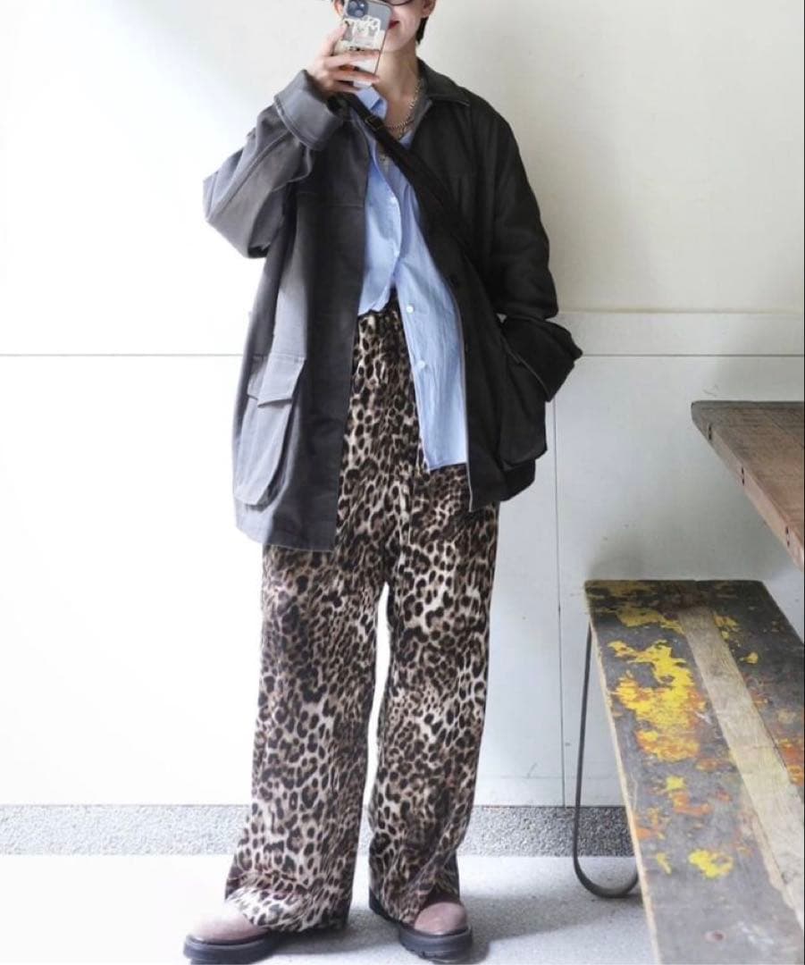 journal standard luxe マットサテンレオパ イージーパンツ