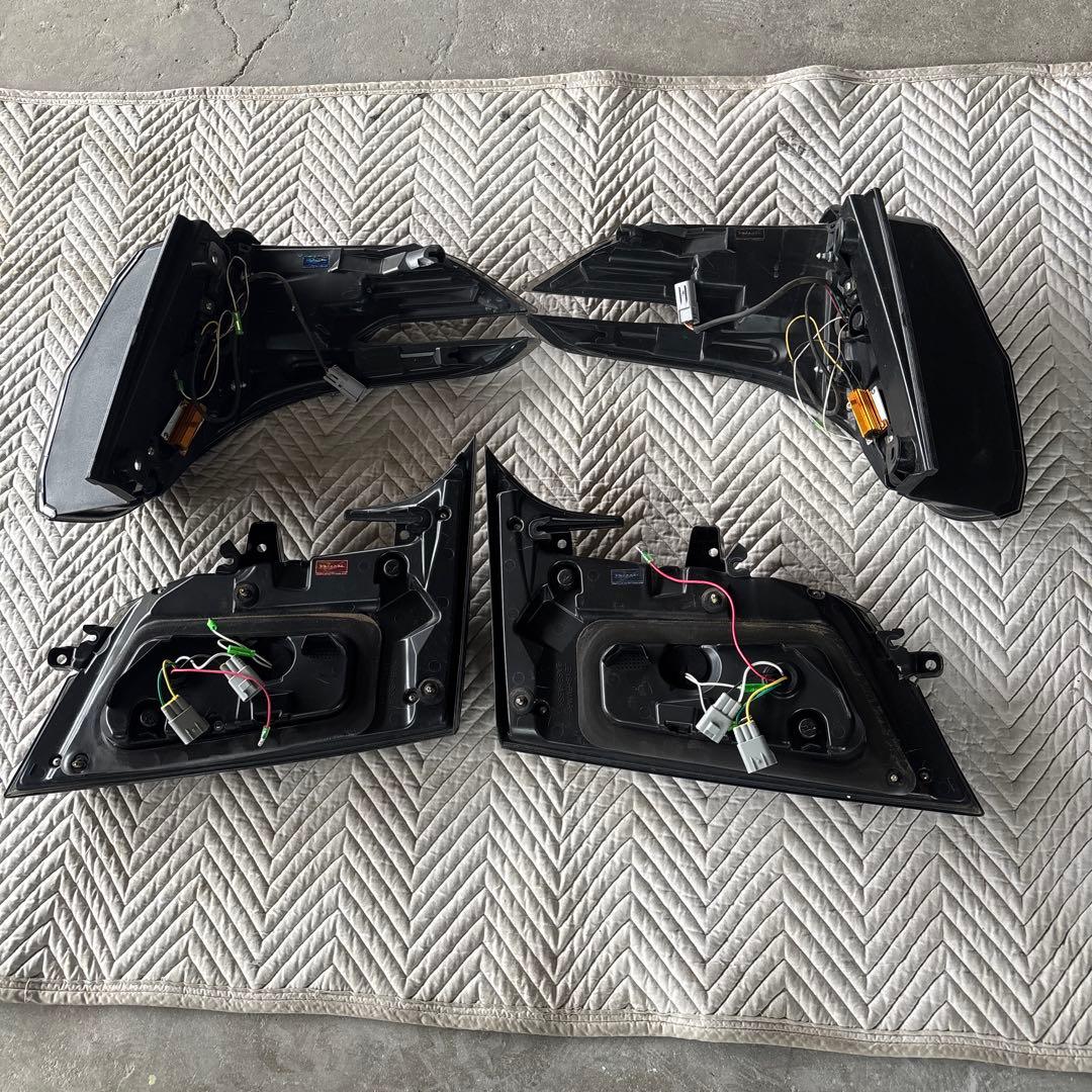 Valenti スモークテールランプ　アルファード30系後期