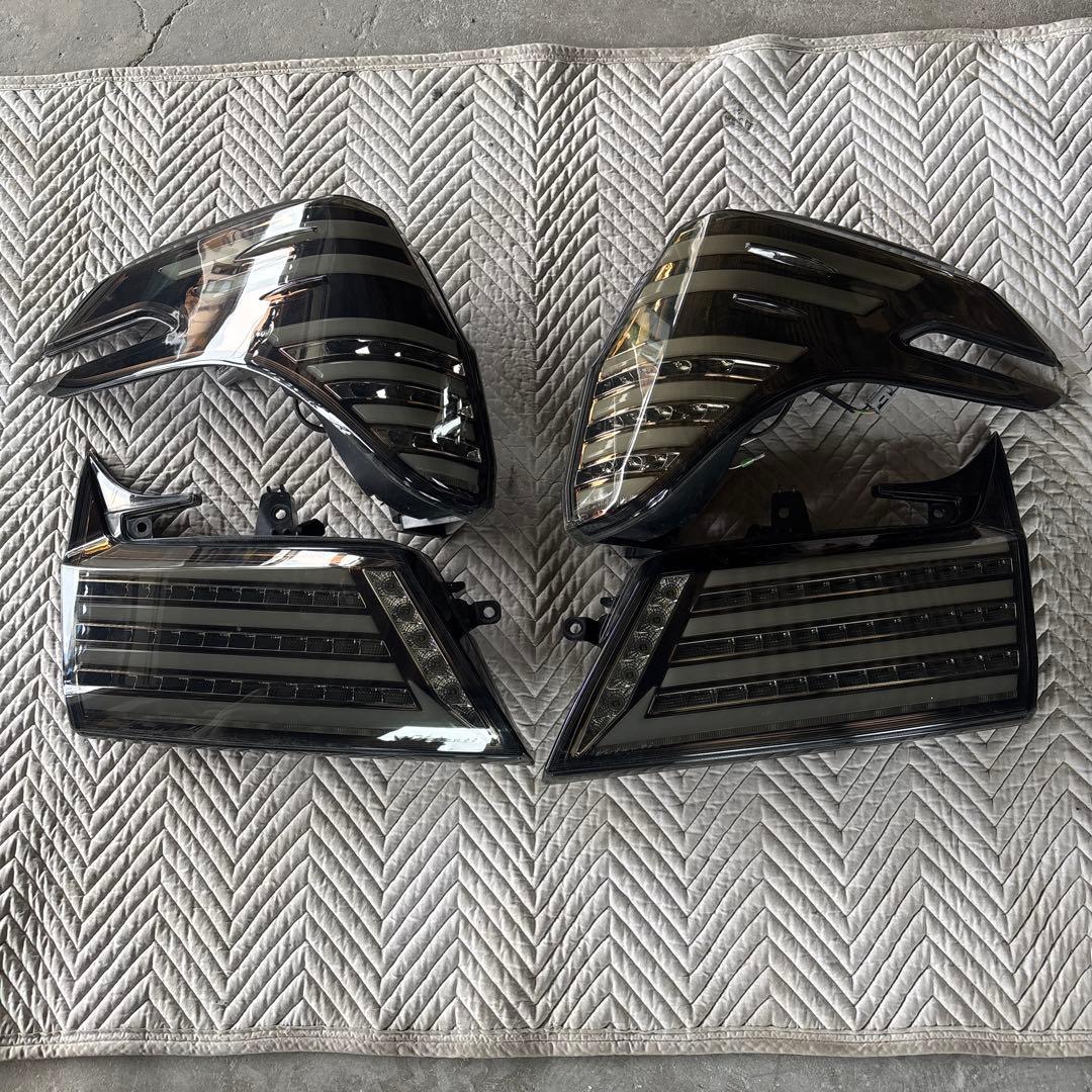 Valenti スモークテールランプ　アルファード30系後期