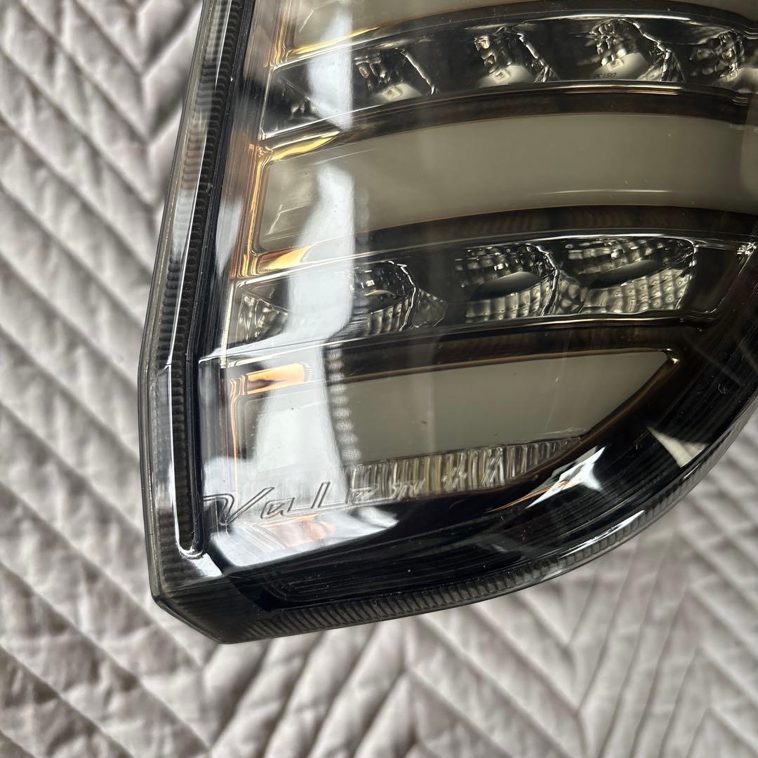 Valenti スモークテールランプ　アルファード30系後期