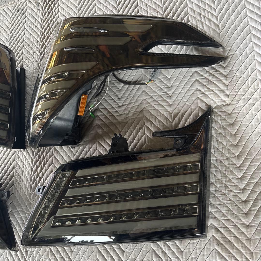 Valenti スモークテールランプ　アルファード30系後期