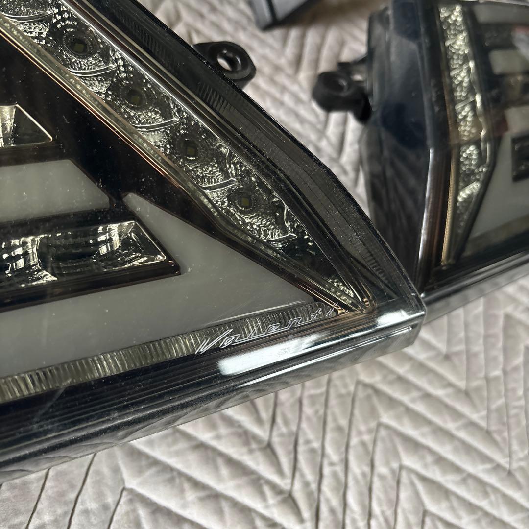 Valenti スモークテールランプ　アルファード30系後期