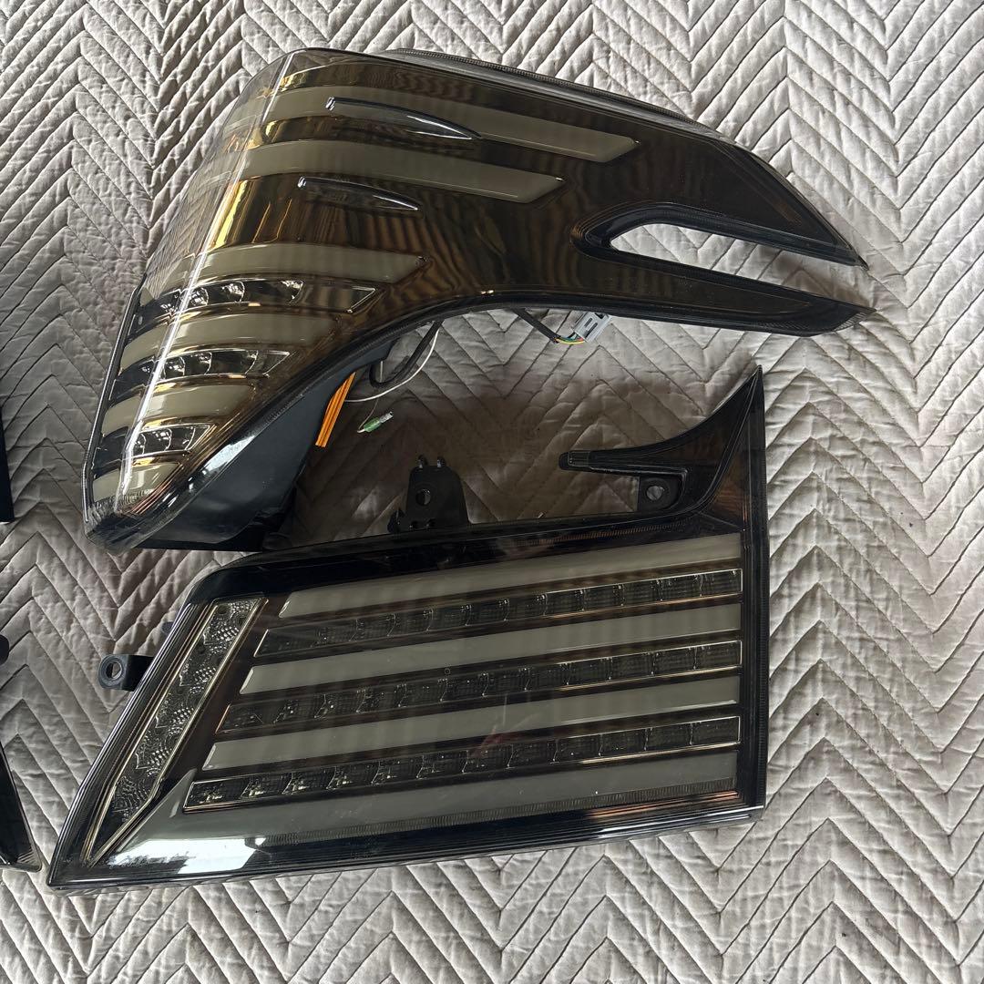 Valenti スモークテールランプ　アルファード30系後期