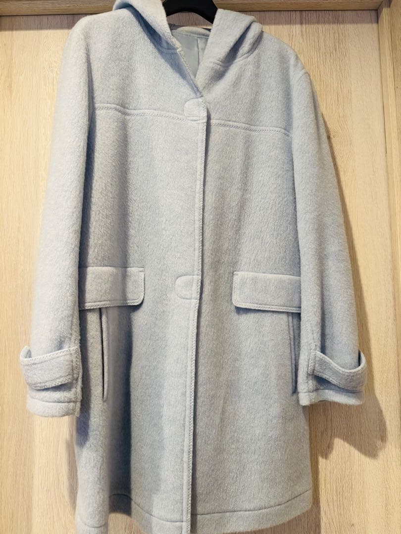 春先に可愛い　パステルブルー　フード付きコート