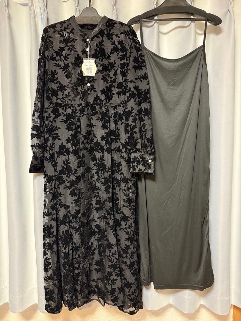 【新品未使用】ヤマダヤAmple ベロアジャガードワンピース（ブラック）