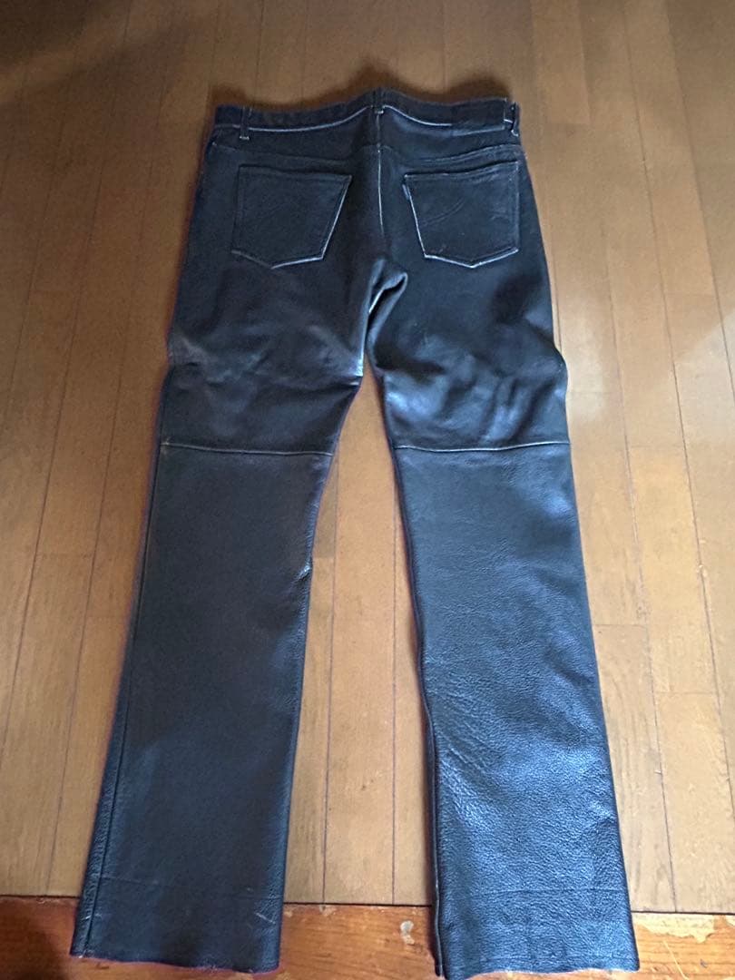 クシタニ　黒レザー パンツ