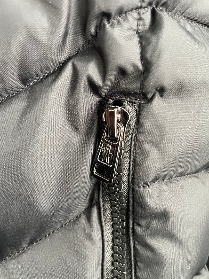 【美品】MONCLER ブラック ダウンベスト