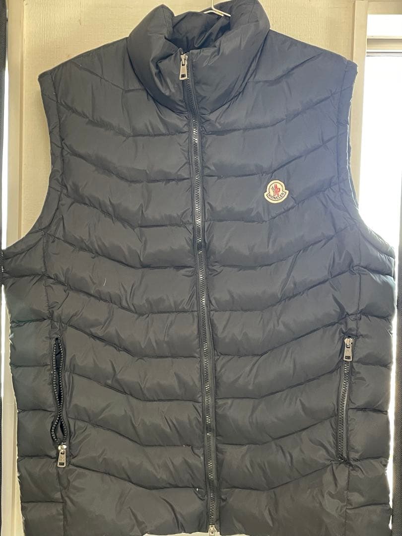 【美品】MONCLER ブラック ダウンベスト