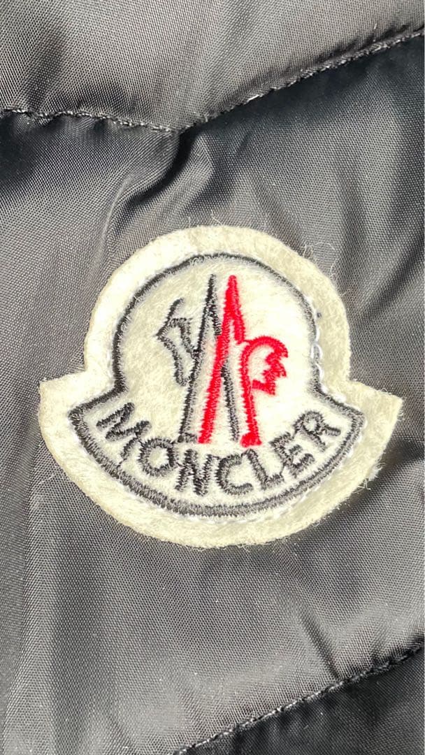 【美品】MONCLER ブラック ダウンベスト