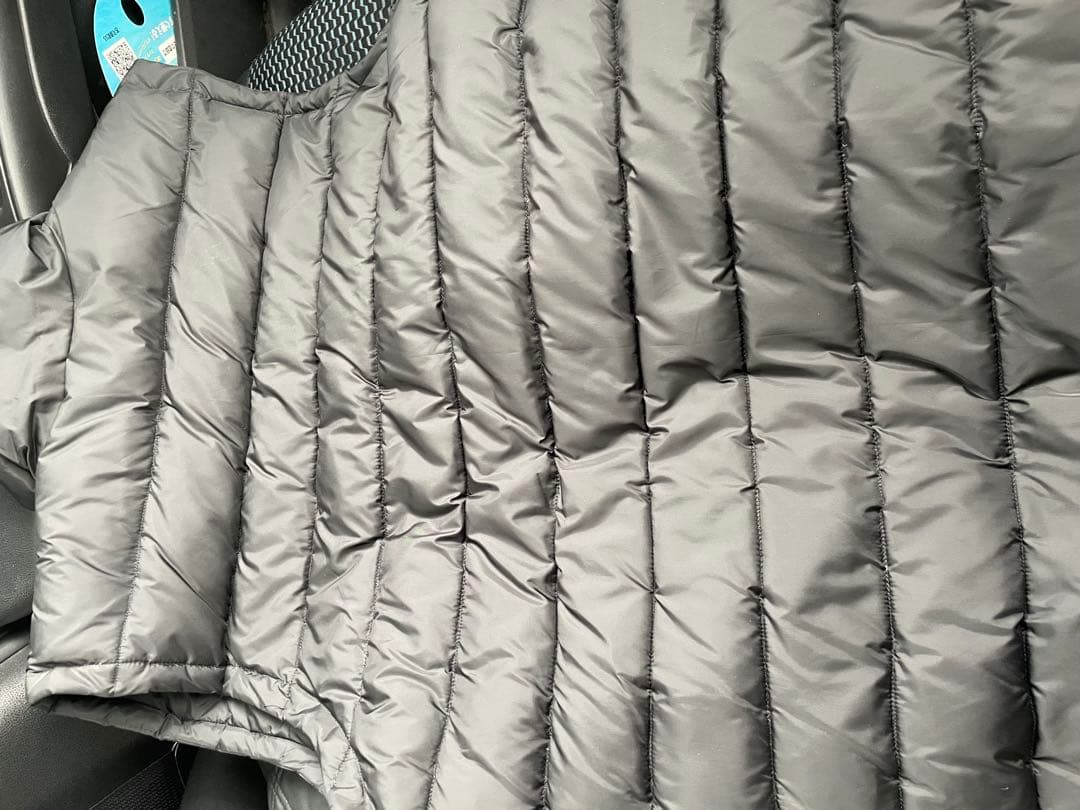 【美品】MONCLER ブラック ダウンベスト