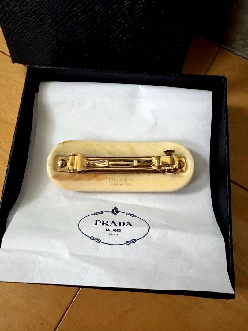 【美品】PRADA バレッタ ヘアクリップ