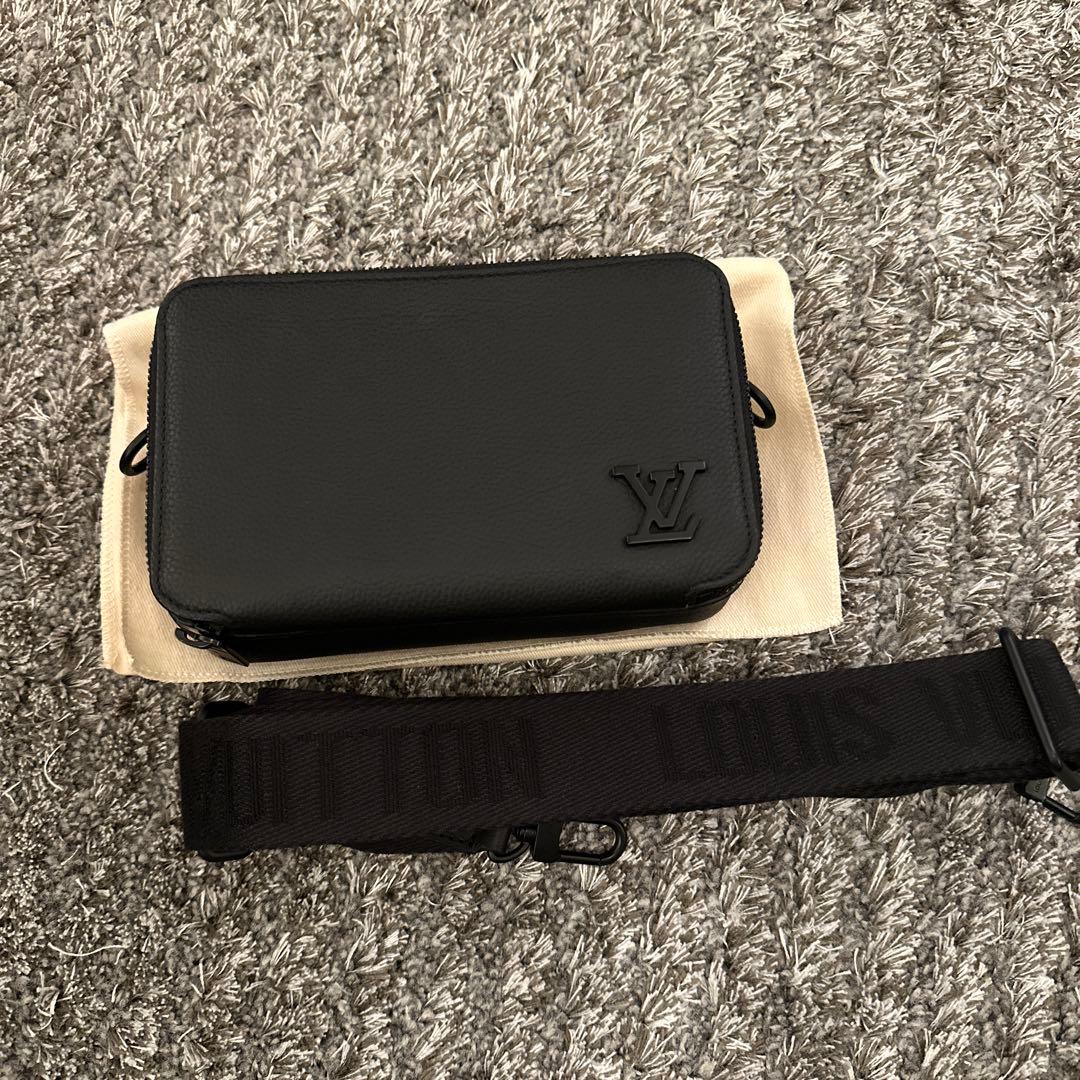 ルイヴィトン LOUIS VUITTON アエログラム ウエラブル