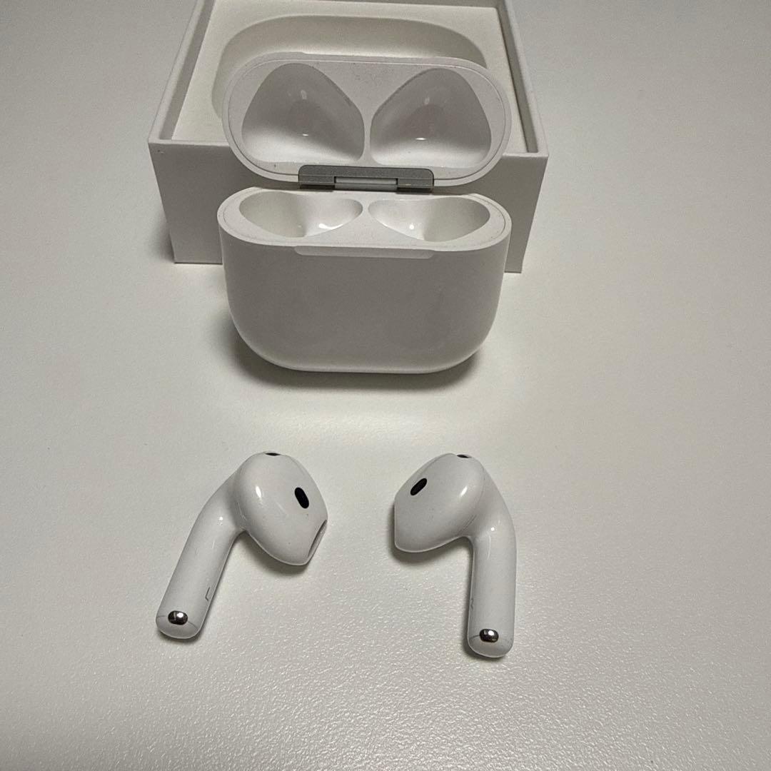 Apple AirPods 4本体 ホワイト