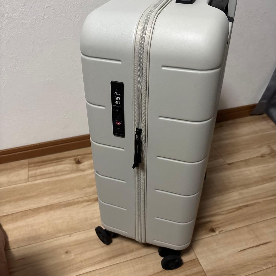 OLTIMO キャリーケース　ホワイト　約40L 未使用　最安値