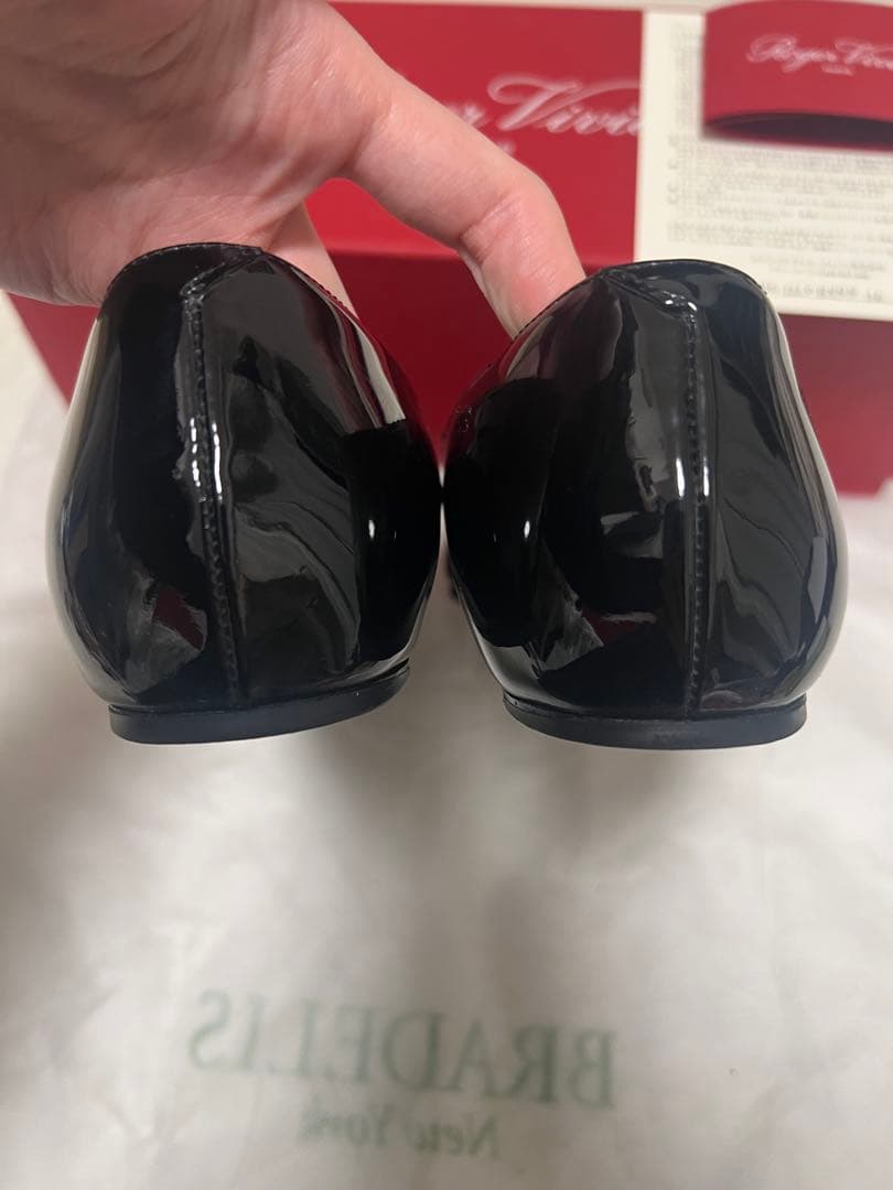 Roger Vivier トランペット　パテントレザー　バレリーナ　フラット