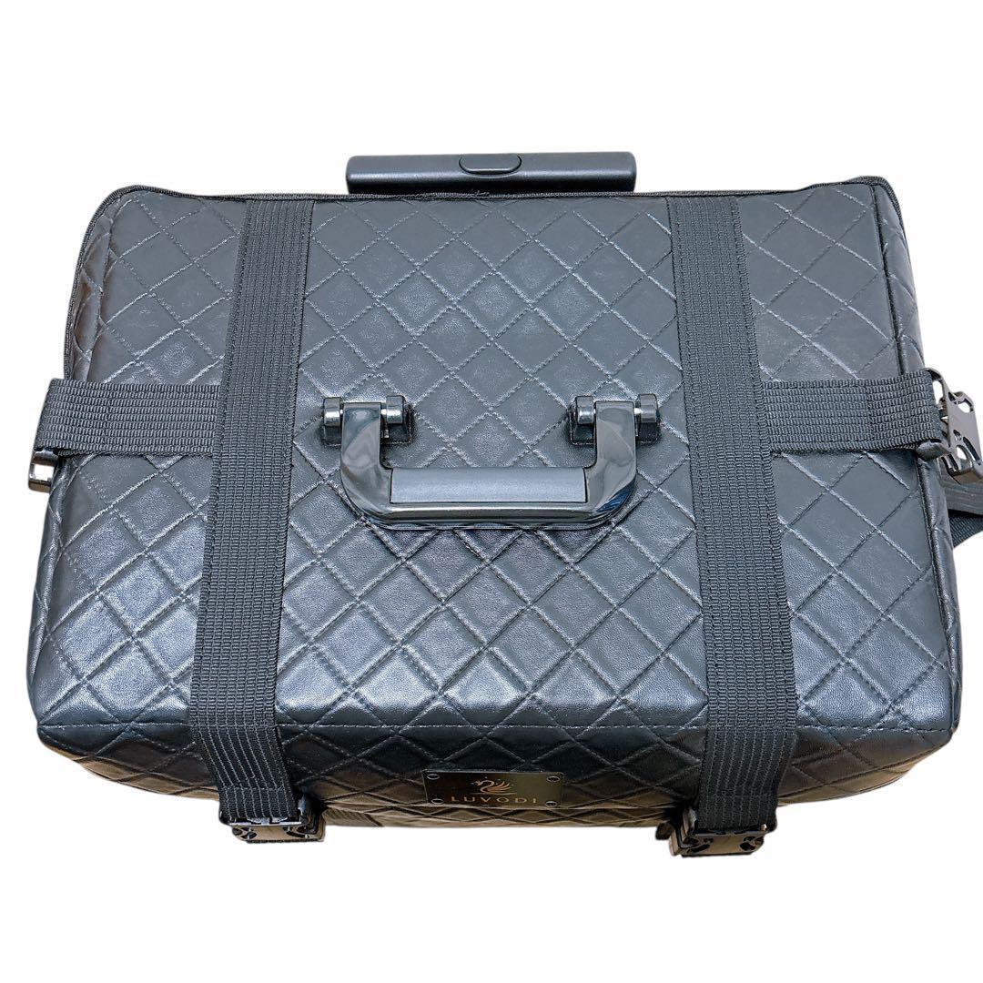 【美品】プロ仕様　LUVODI メイクボックスキャリー　大容量 3WAY