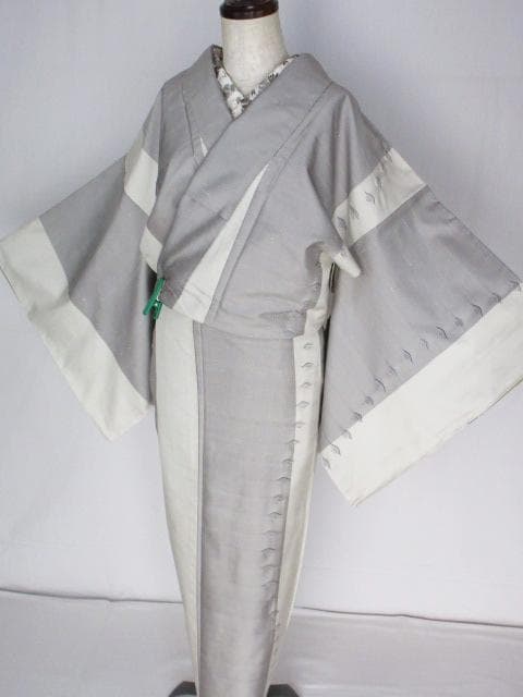 新古品！上質な紬＊グレー＆白＊特選高級＊着物＊トールサイズ＊１６７ｃｍ＊裄６７