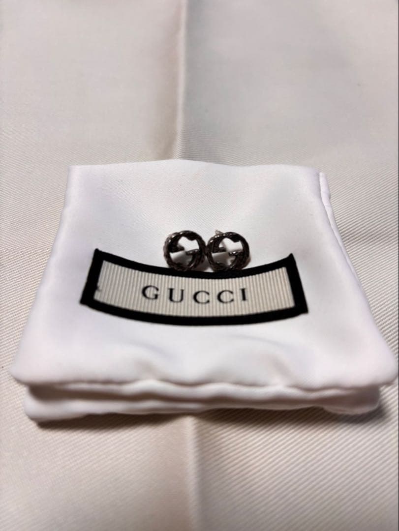 値下げGUCCI ロゴデザイン スタッドピアス