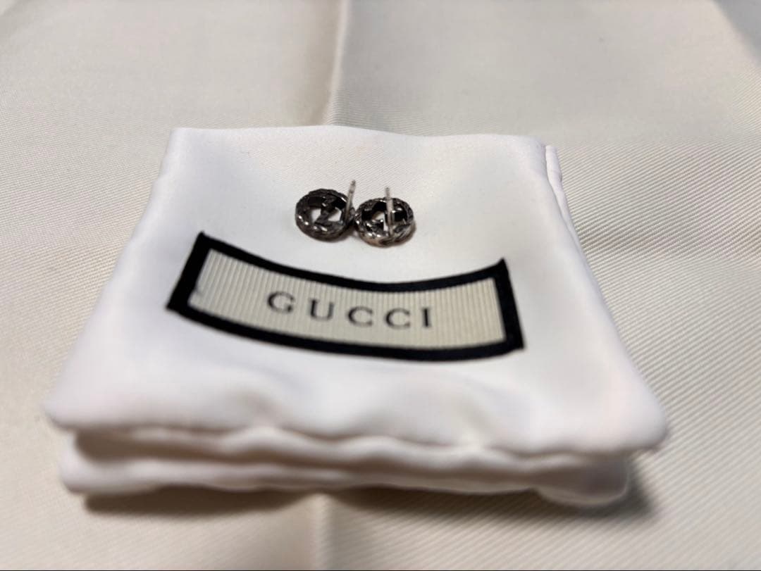 値下げGUCCI ロゴデザイン スタッドピアス