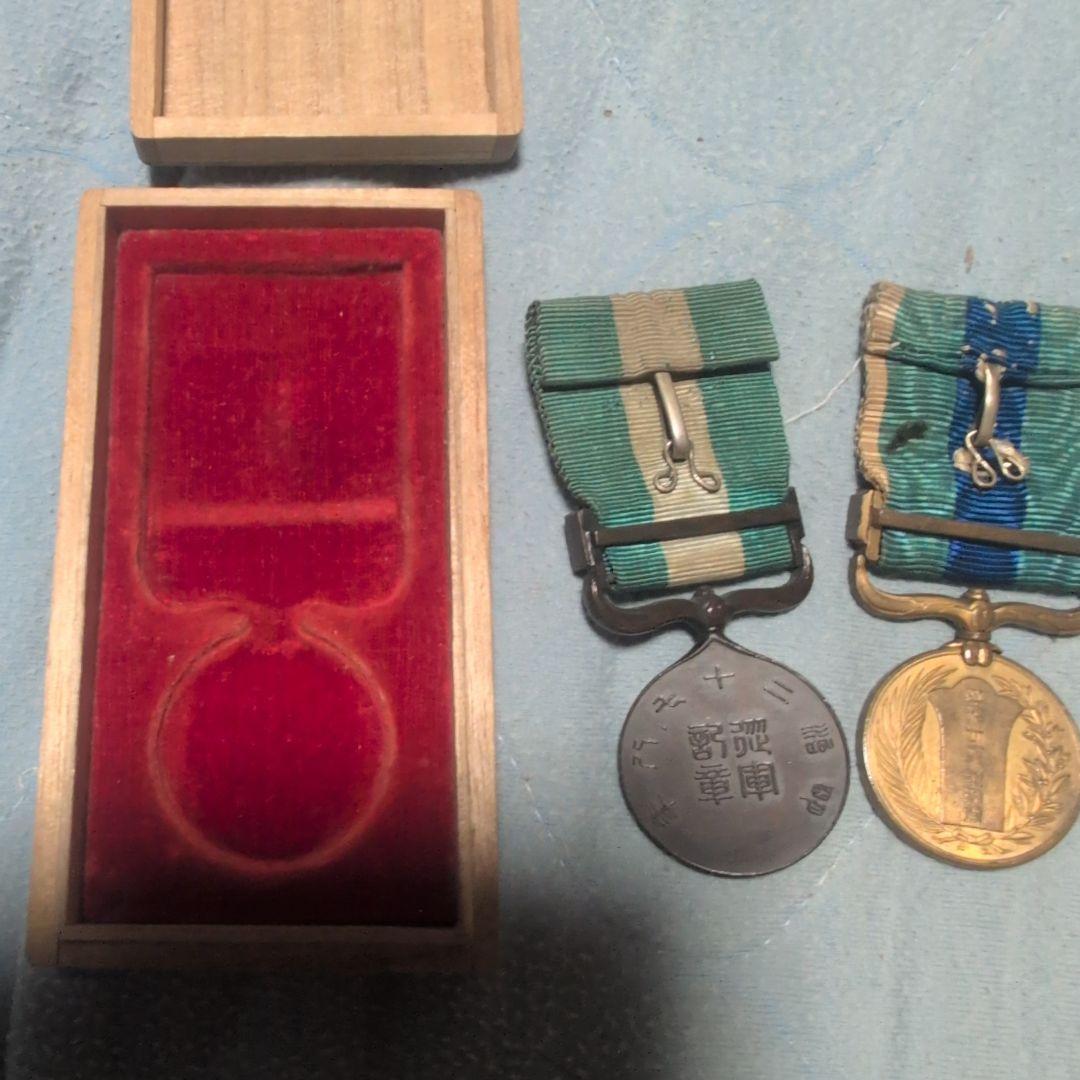 大日本帝国軍事勲章 : 功七級金鵄勲章 /勲八頭白色桐葉章/明治三十七八従軍記章