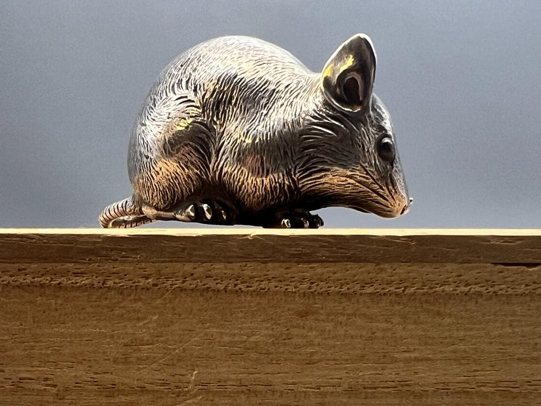 【海】明治金工　銀製　可愛い鼠　ネズミ　重量約97.5g　専用箱付