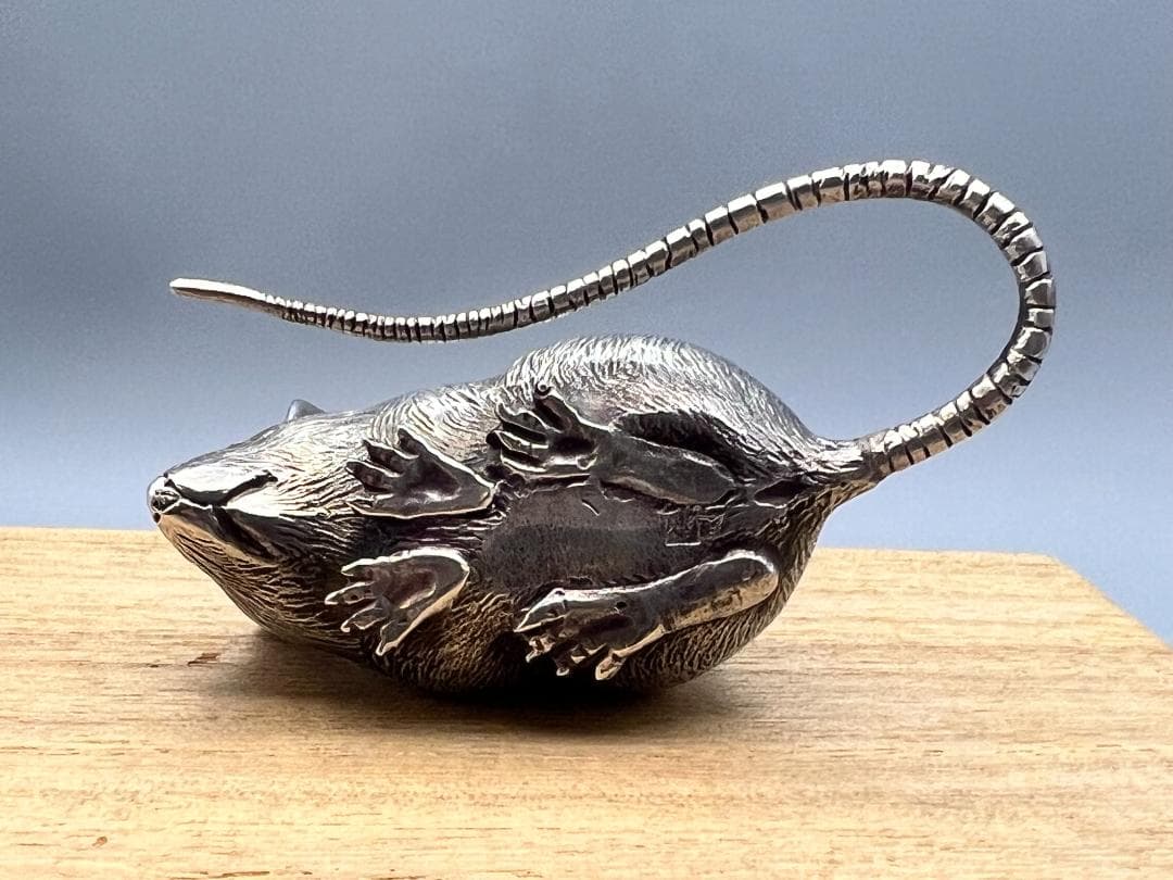 【海】明治金工　銀製　可愛い鼠　ネズミ　重量約97.5g　専用箱付