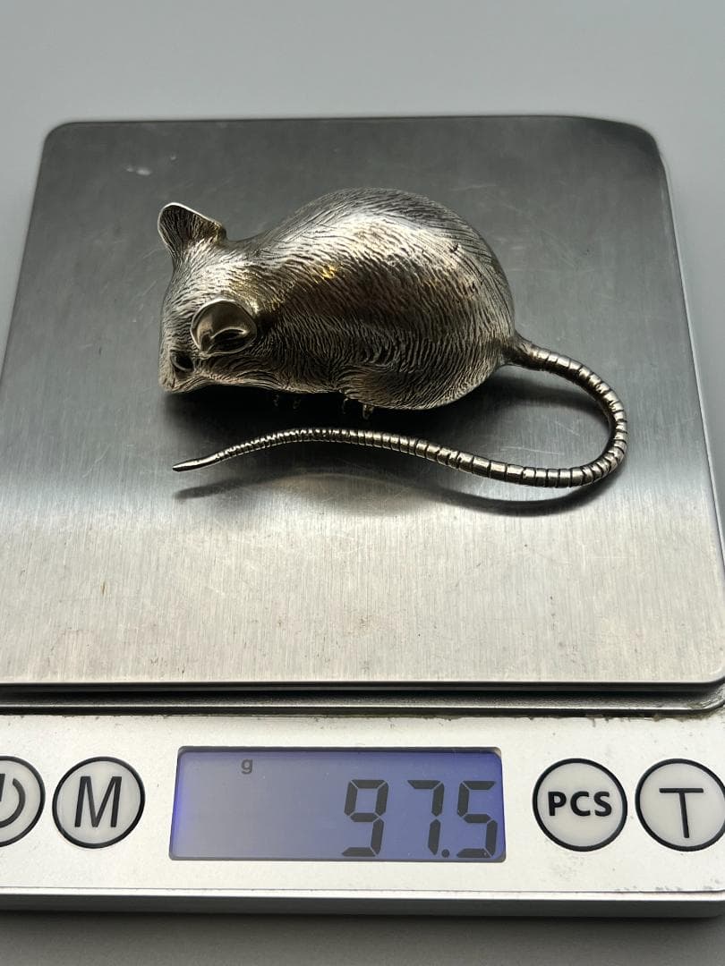 【海】明治金工　銀製　可愛い鼠　ネズミ　重量約97.5g　専用箱付