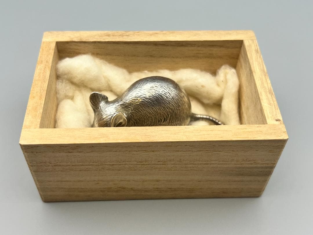 【海】明治金工　銀製　可愛い鼠　ネズミ　重量約97.5g　専用箱付