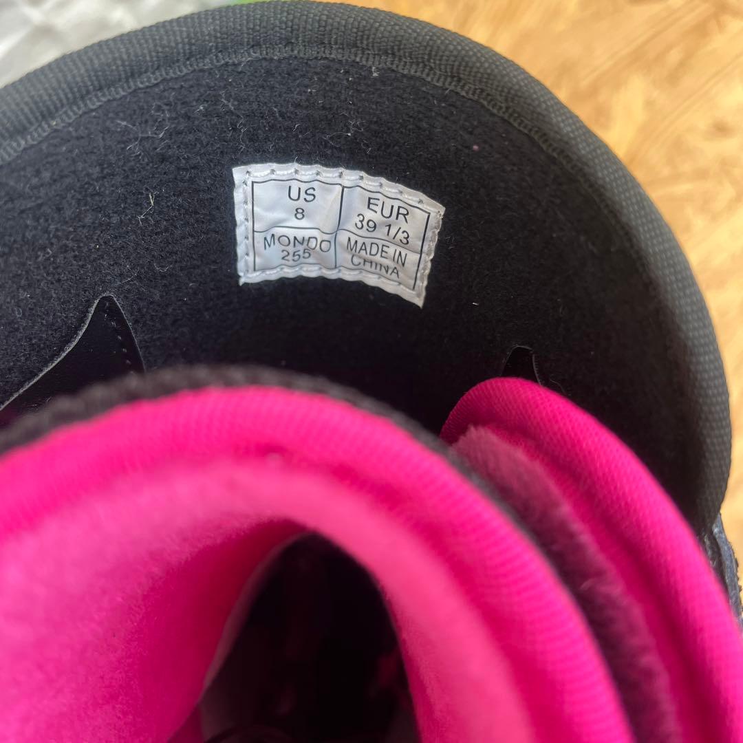 足の大きい女性！超軽量！フィット感抜群！swivel 25.5cm