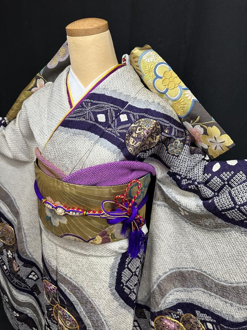 本加工総絞り 刺繍くすみカラー 薄グレー地 振袖 袋帯 フルセット