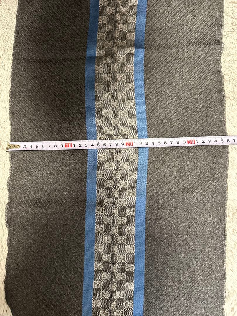GUCCI グレー 青 マフラー
